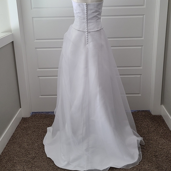 White Wedding Dress - Picture 5 of 9